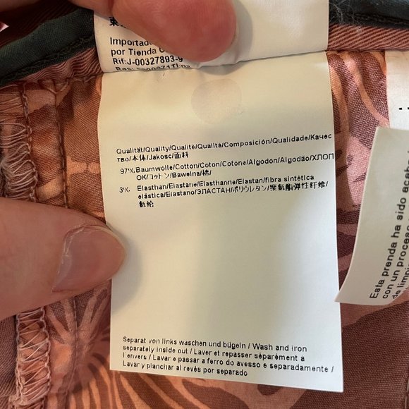 Hugo Boss Men's 'Rigan-Short' Salmon Pink Shorts, Size 34R x 2 - Picture 13 of 15